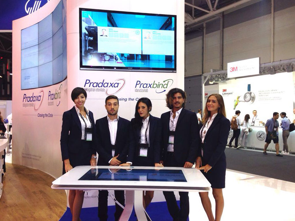 Fuar Hostesi ve Karşılama